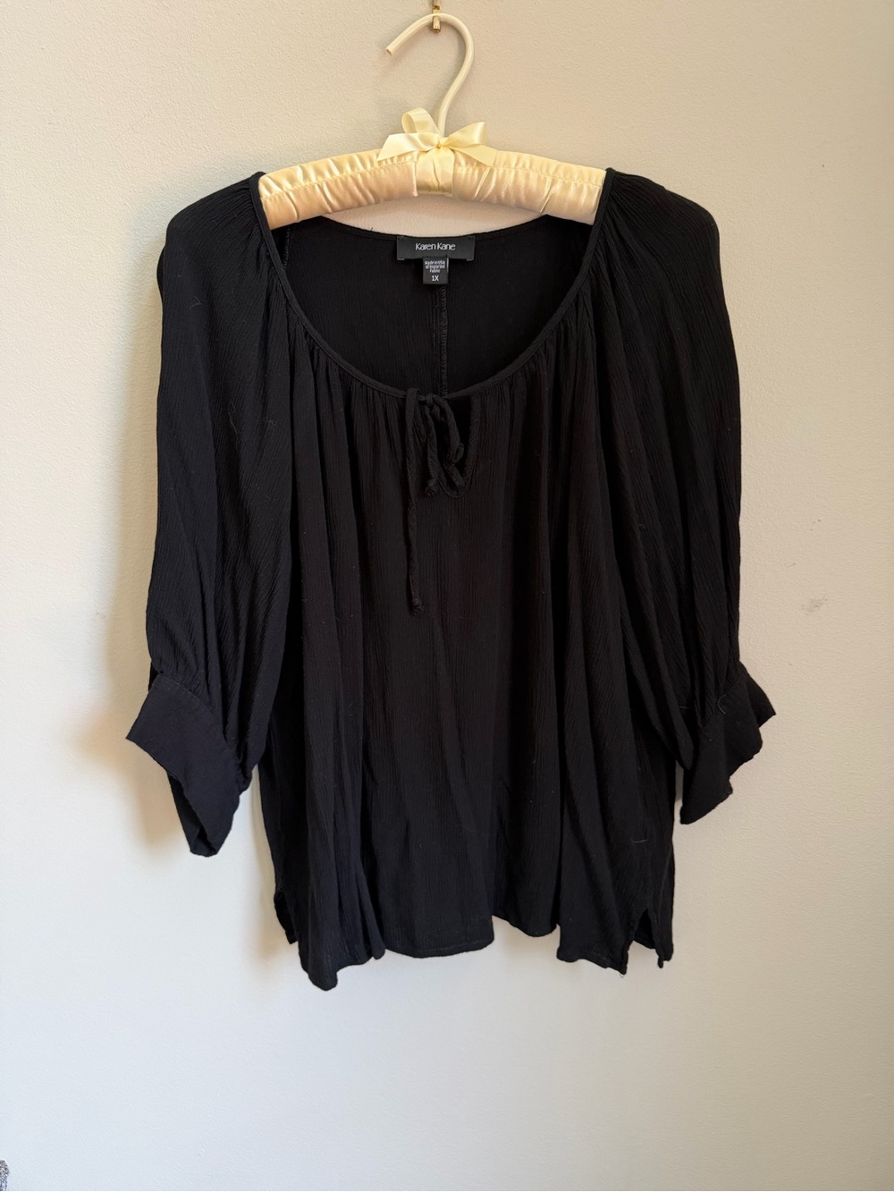 Karen Kane Black Scoop Peasant Top with key hole tie